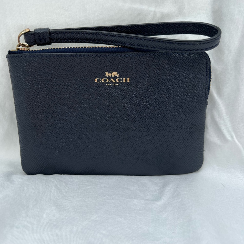 Coach wristlet wallet